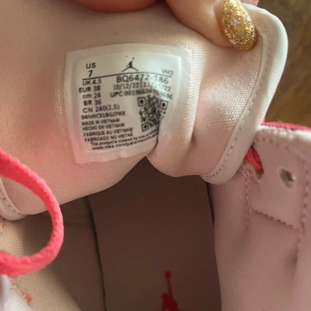 Nike Jordan’s - Picture 3 of 5